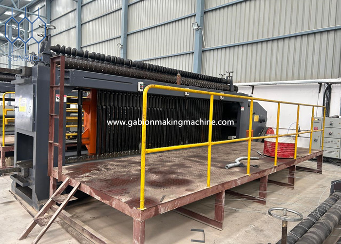 Últimos blogs da empresa sobre What Specifications Should Buyers Confirm Before Ordering a Gabion Making Machine?