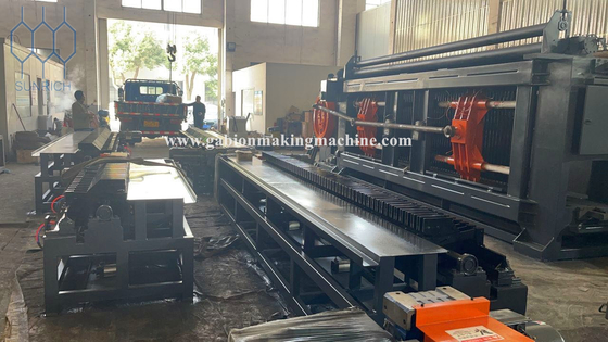 Resistência à tração 350-550N/Mm2 Linha de produção de gabião com tamanho de malha 60X80-80X100MM e sistema de controle PLC
