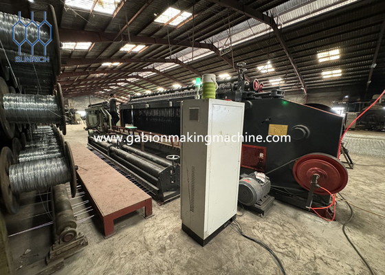Máquina de rede hexagonal de arame de aço galvanizado de 4 m de largura