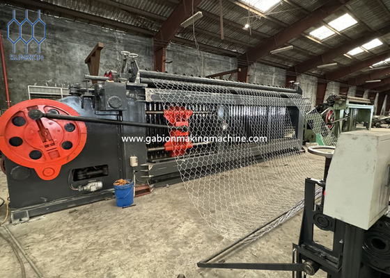 4-6m Máquina de malha de gabião Força de tração 380-550N/mm2 Arame galvanizado 2-4mm